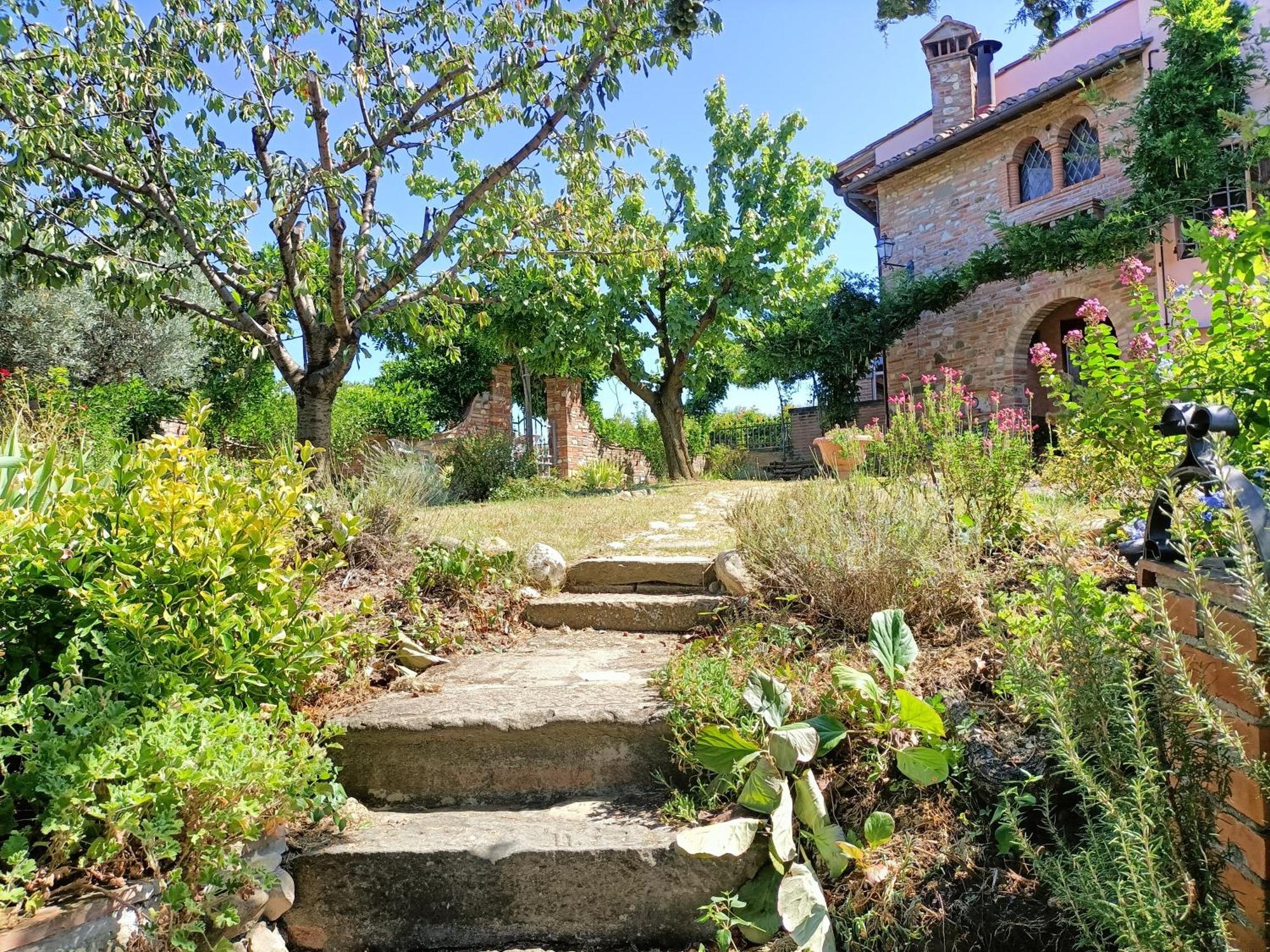 B&B Il Poggetto 몬테스페르톨리 외부 사진